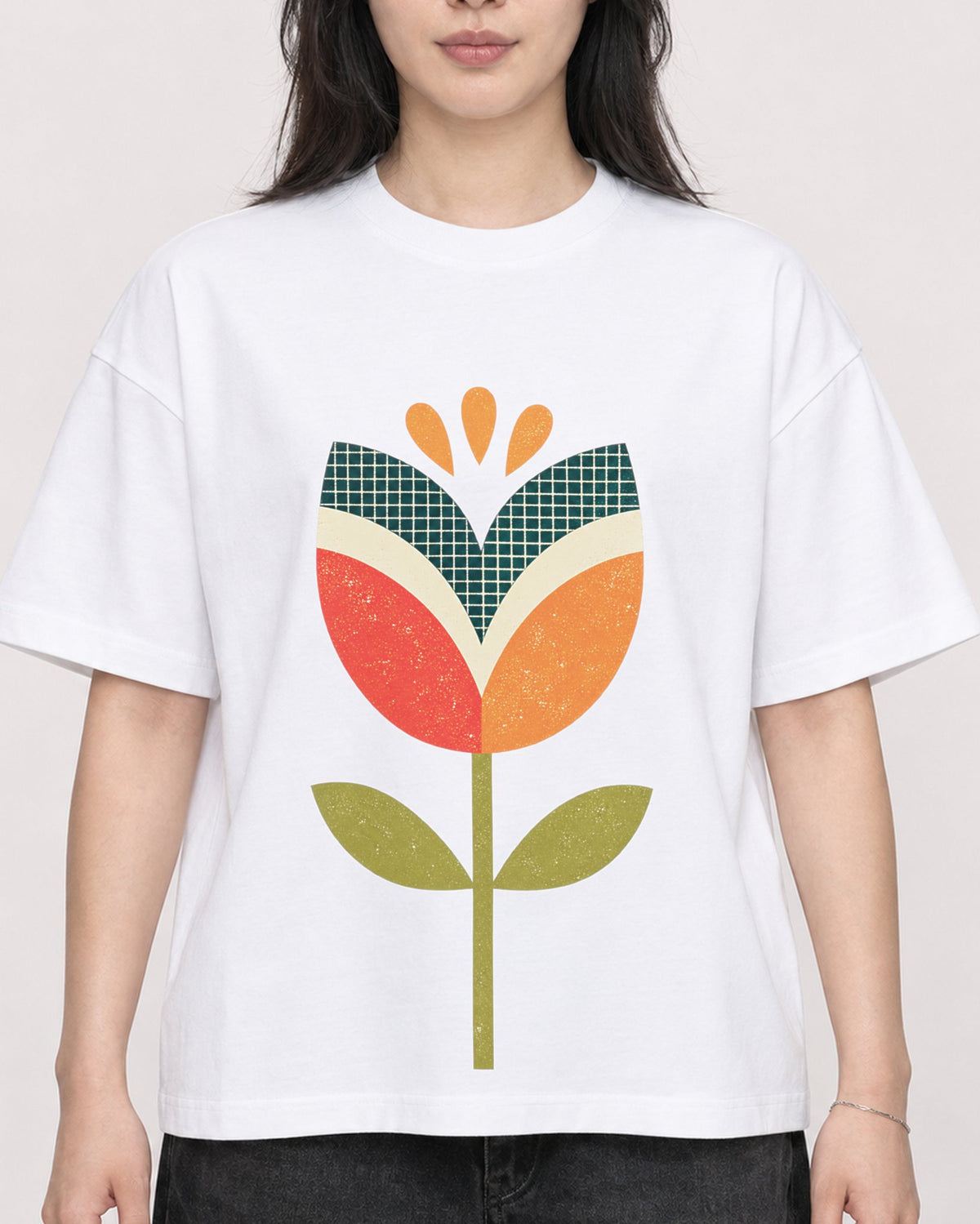 Mockup Boxy Heavyweight Tee White female close-up 13