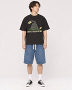 Mockup Boxy Heavyweight Tee Black male full-body 03