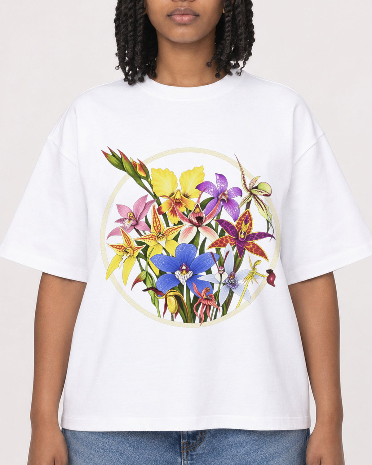 Mockup Boxy Heavyweight Tee White female close-up 15