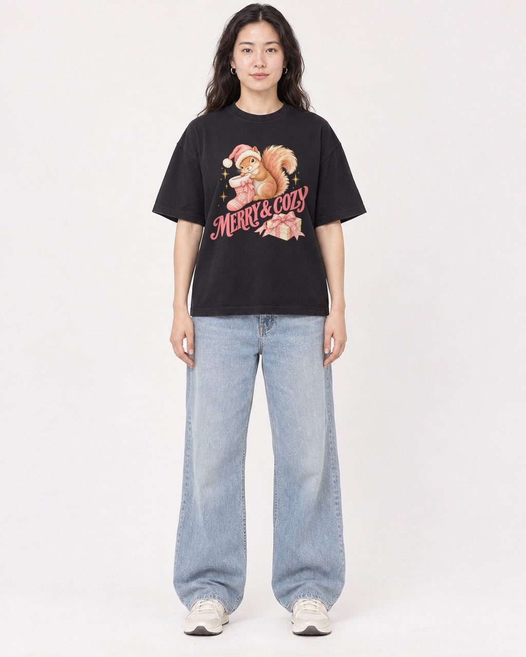 Mockup Boxy Heavyweight Tee Black female full-body 03