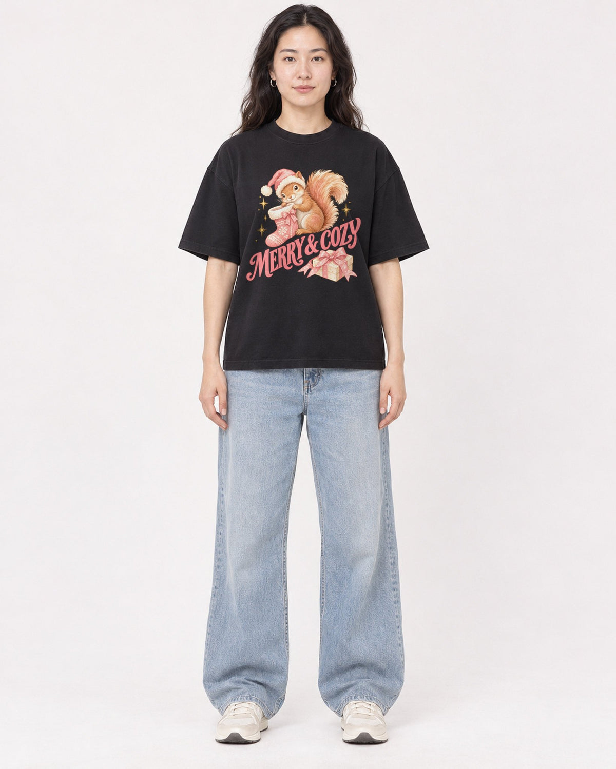 Mockup Boxy Heavyweight Tee Black female full-body 03