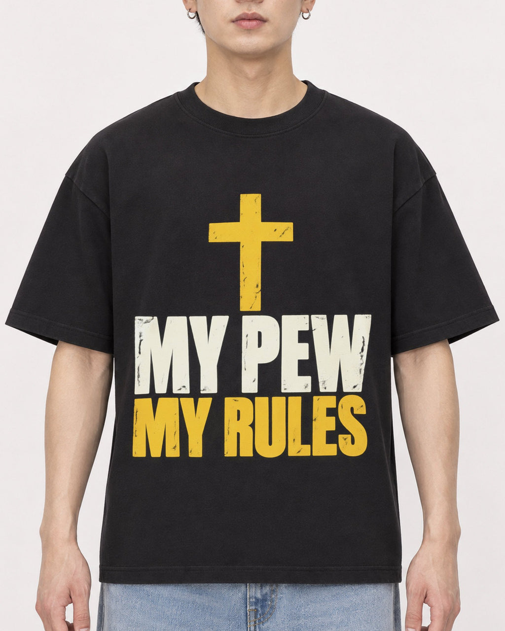 Mockup Boxy Heavyweight Tee Black male close-up 01