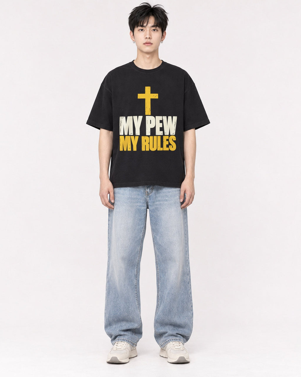 Mockup Boxy Heavyweight Tee Black male full-body 01
