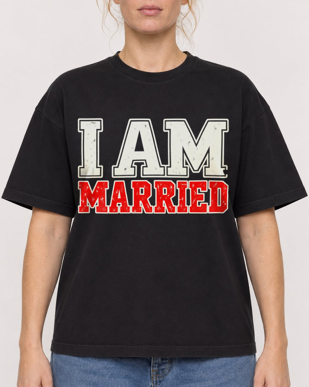 Mockup Boxy Heavyweight Tee Black female close-up 28
