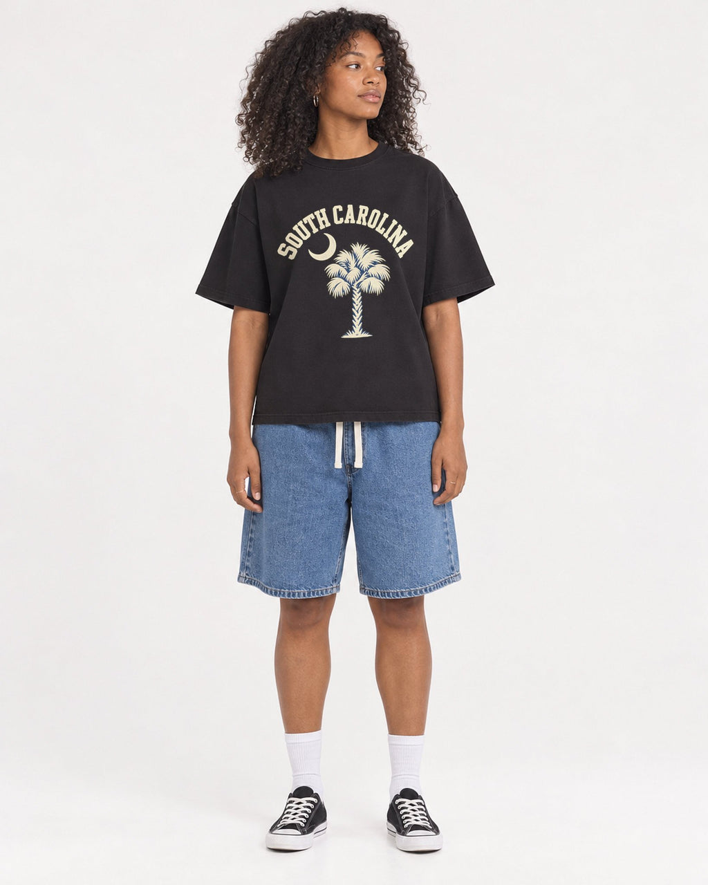 Mockup Boxy Heavyweight Tee Black female full-body 05