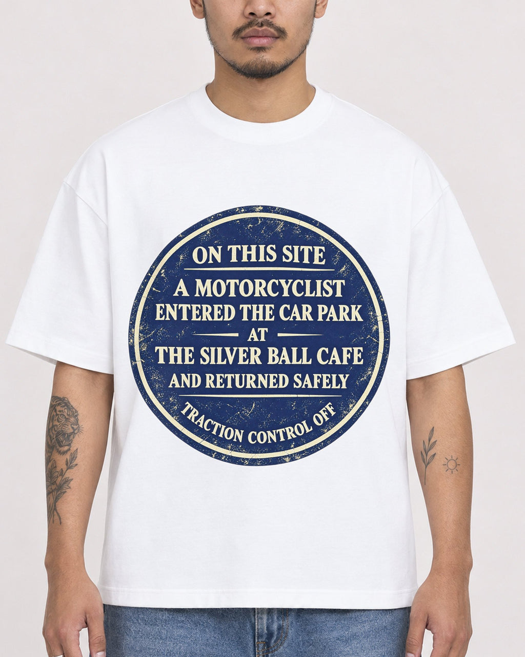 Mockup Boxy Heavyweight Tee White male close-up 12