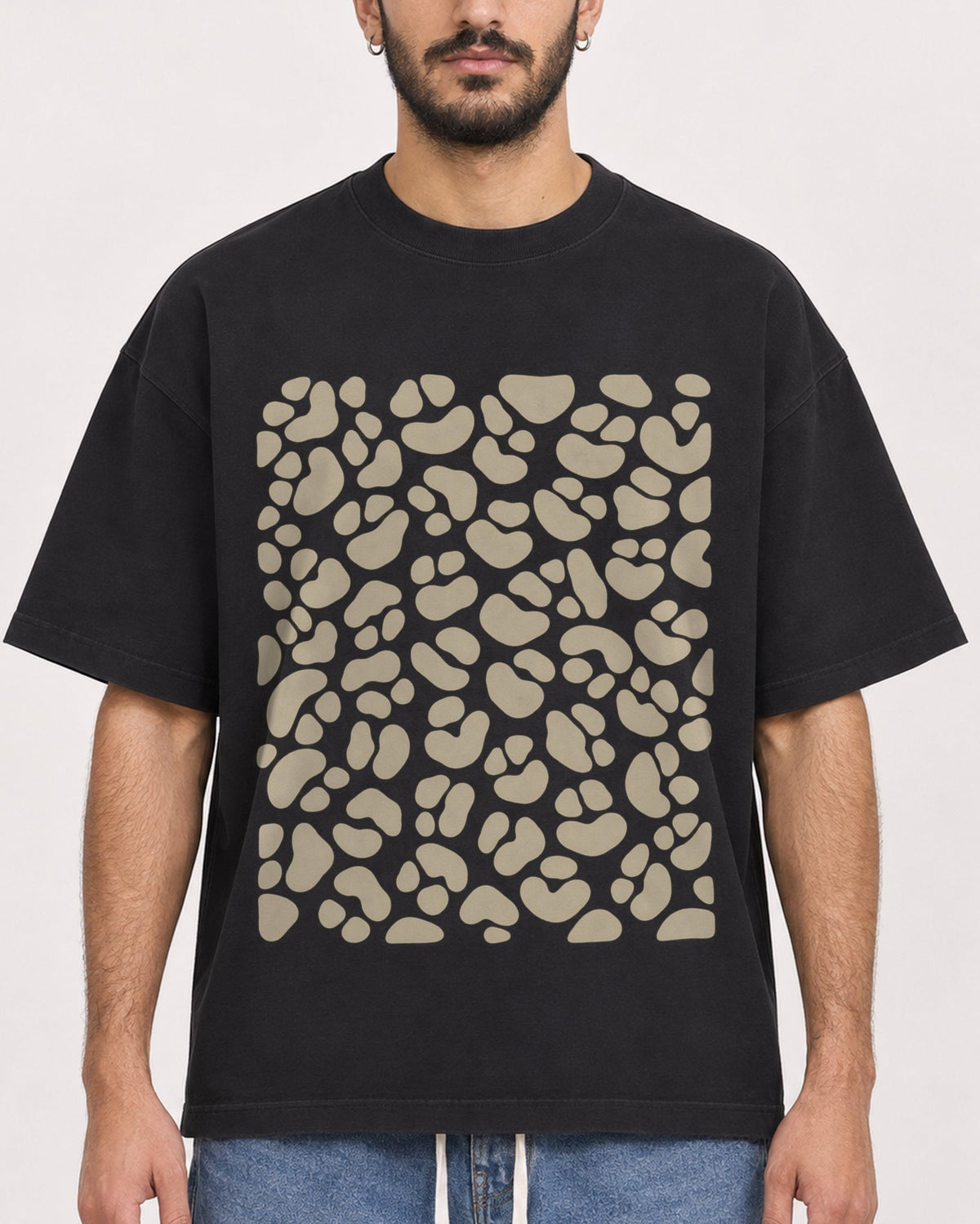 Mockup Boxy Heavyweight Tee Black male close-up 07