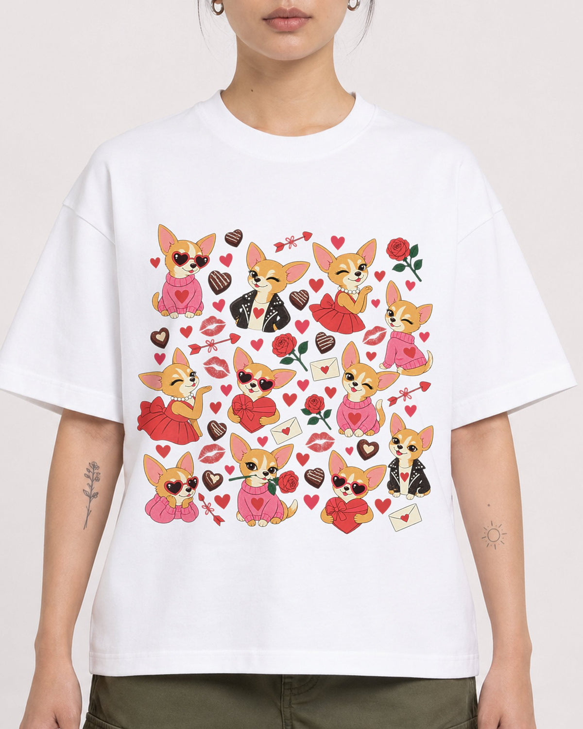 Mockup Boxy Heavyweight Tee White female close-up 12