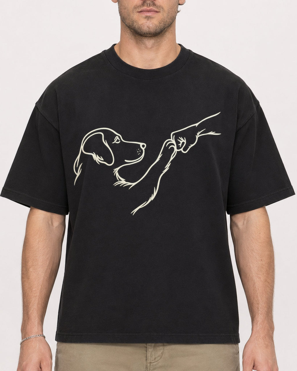 Mockup Boxy Heavyweight Tee Black male close-up 08