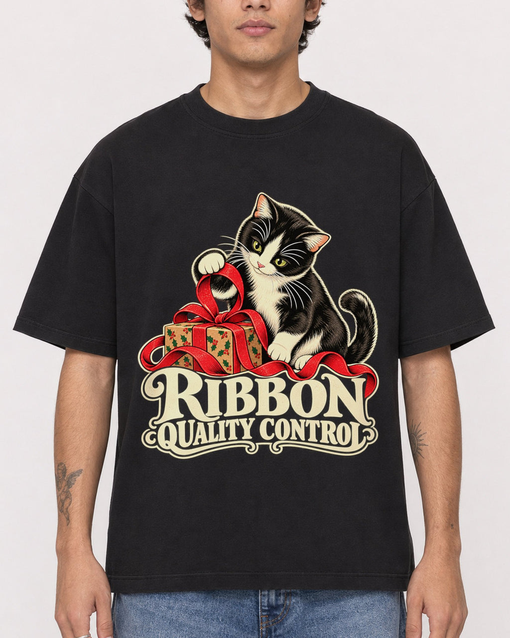 Mockup Boxy Heavyweight Tee Black male close-up 06