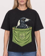 Mockup Boxy Heavyweight Tee Black female close-up 08
