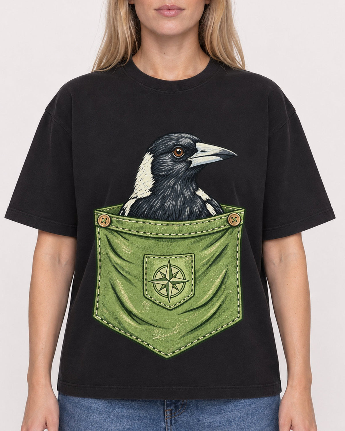Mockup Boxy Heavyweight Tee Black female close-up 08