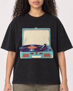 Mockup Boxy Heavyweight Tee Black female close-up 10