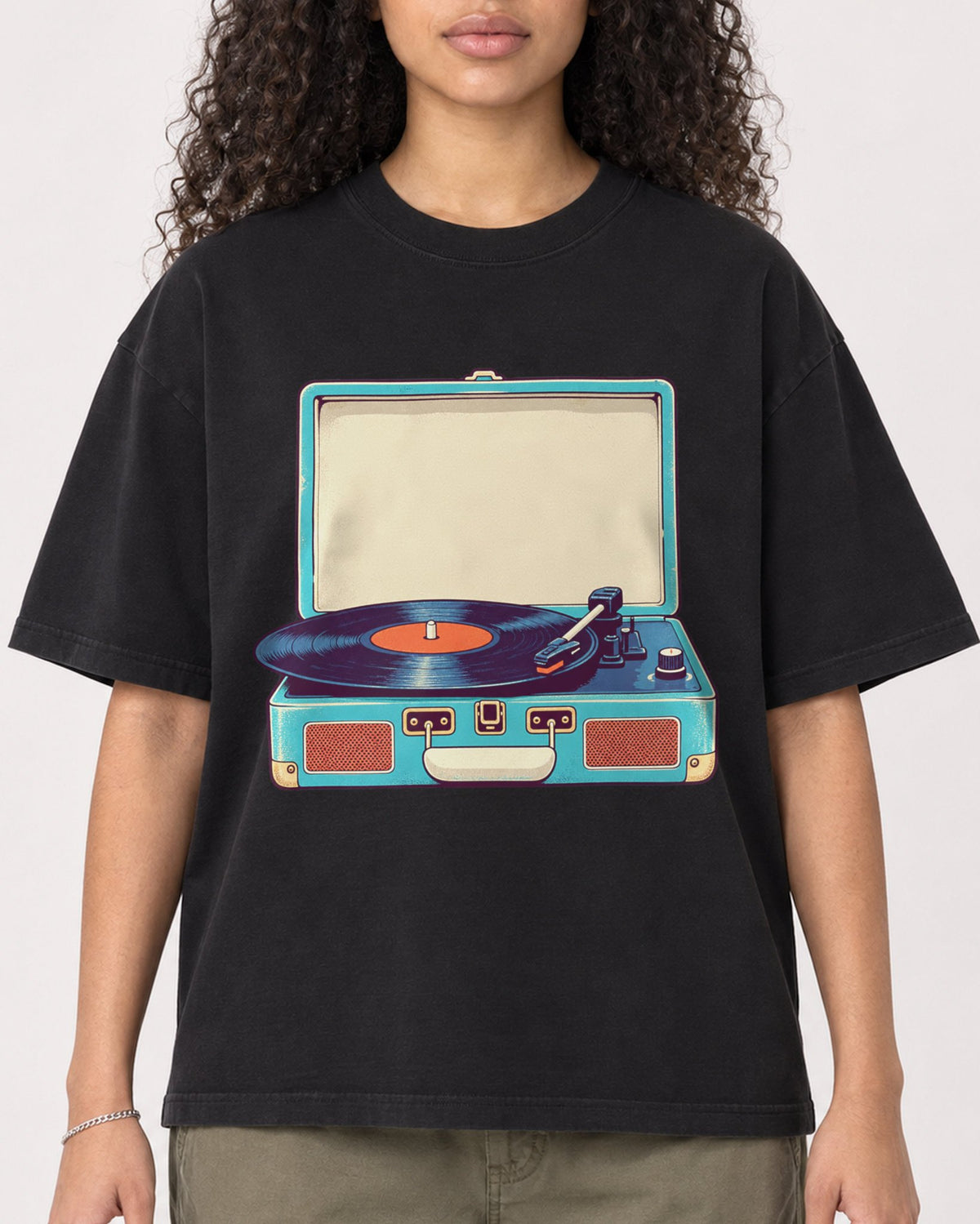 Mockup Boxy Heavyweight Tee Black female close-up 10