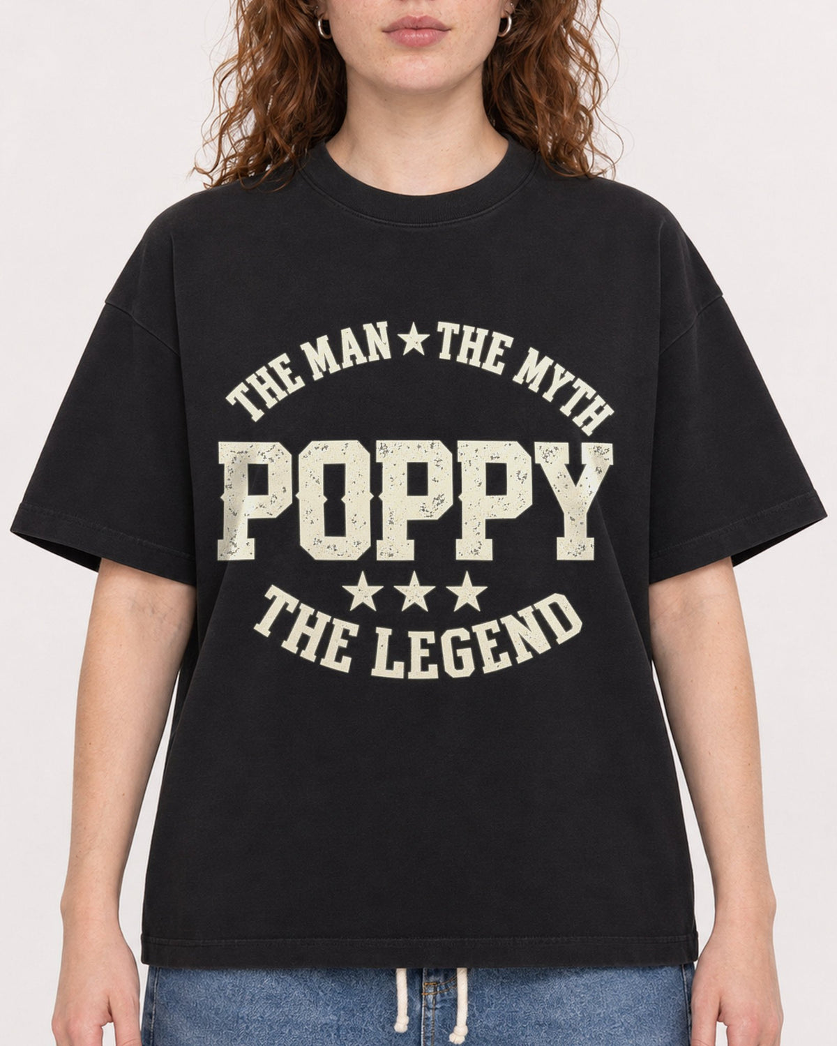 Mockup Boxy Heavyweight Tee Black female close-up 09