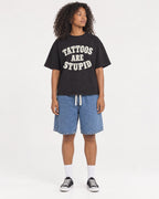 Mockup Boxy Heavyweight Tee Black female full-body 05