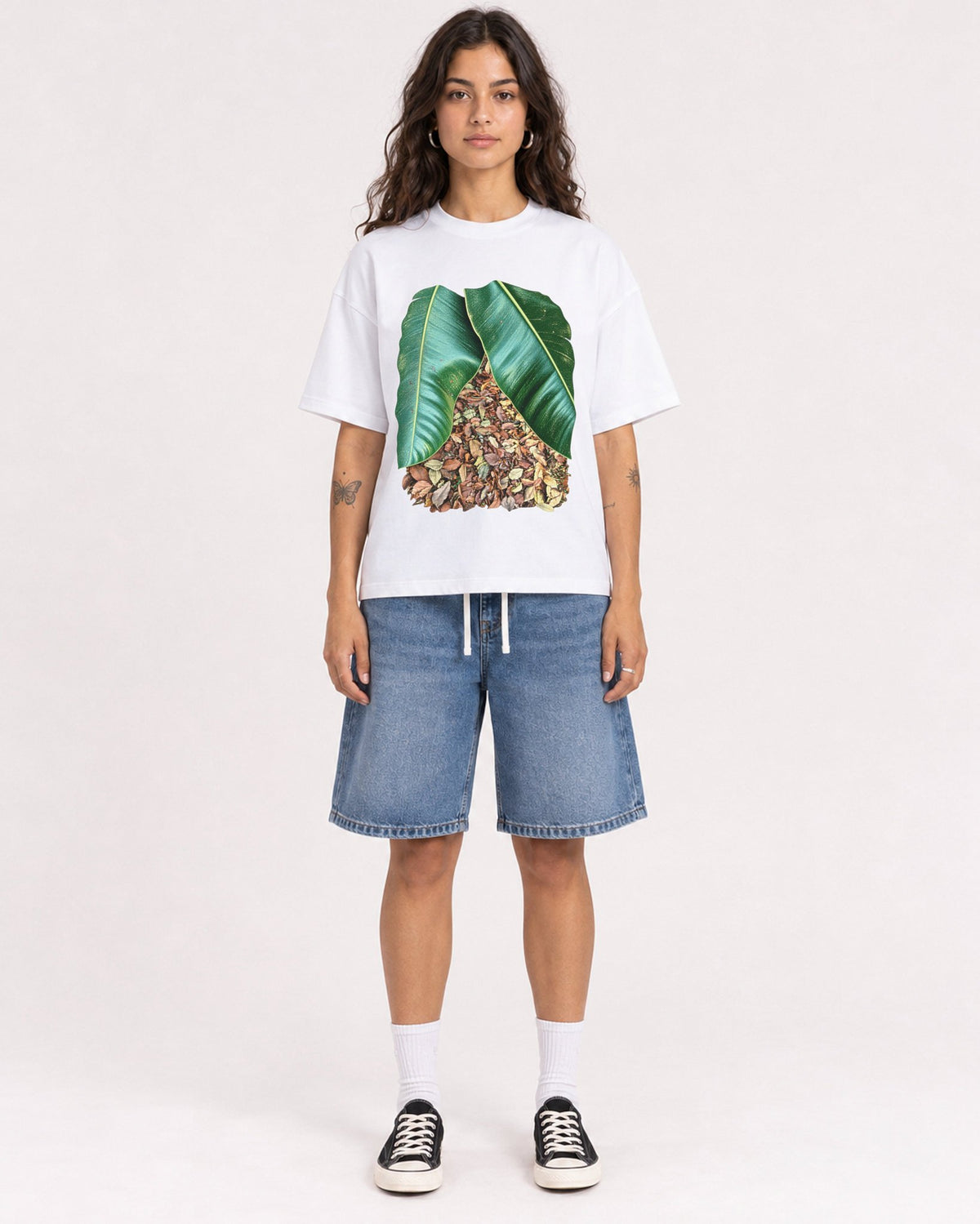 Mockup Boxy Heavyweight Tee White female full-body 06