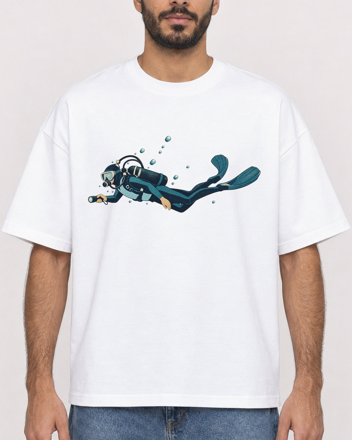 Mockup Boxy Heavyweight Tee White male close-up 07