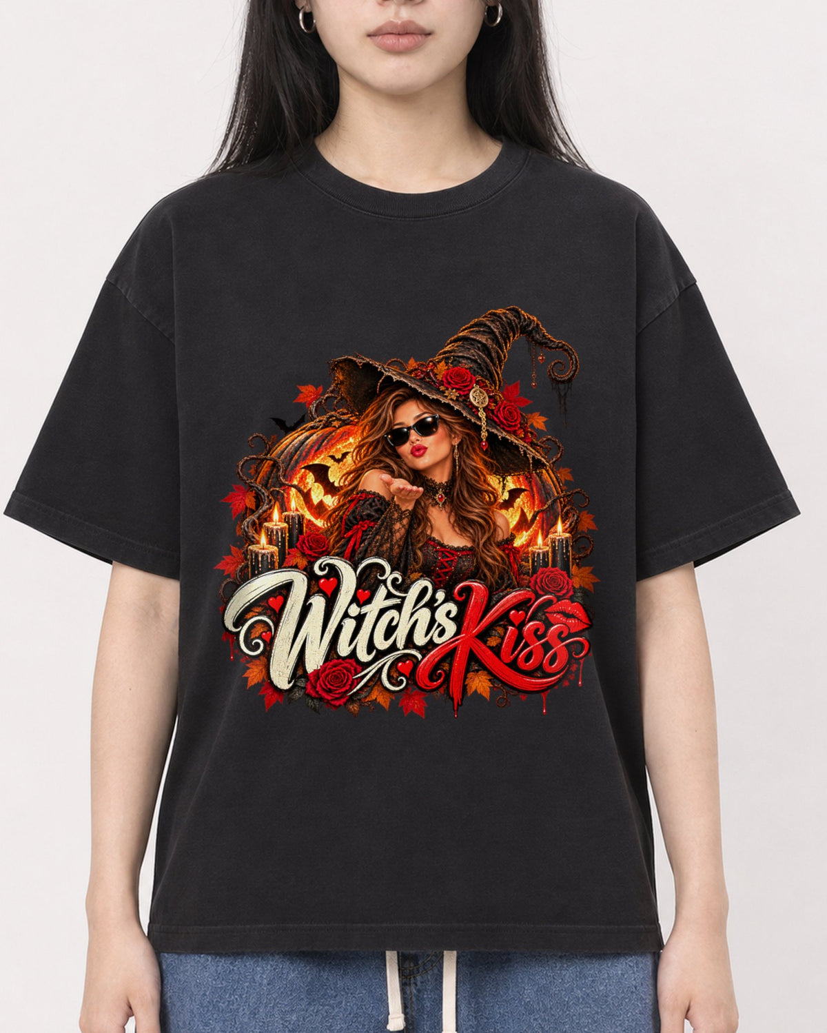 Mockup Boxy Heavyweight Tee Black female close-up 01