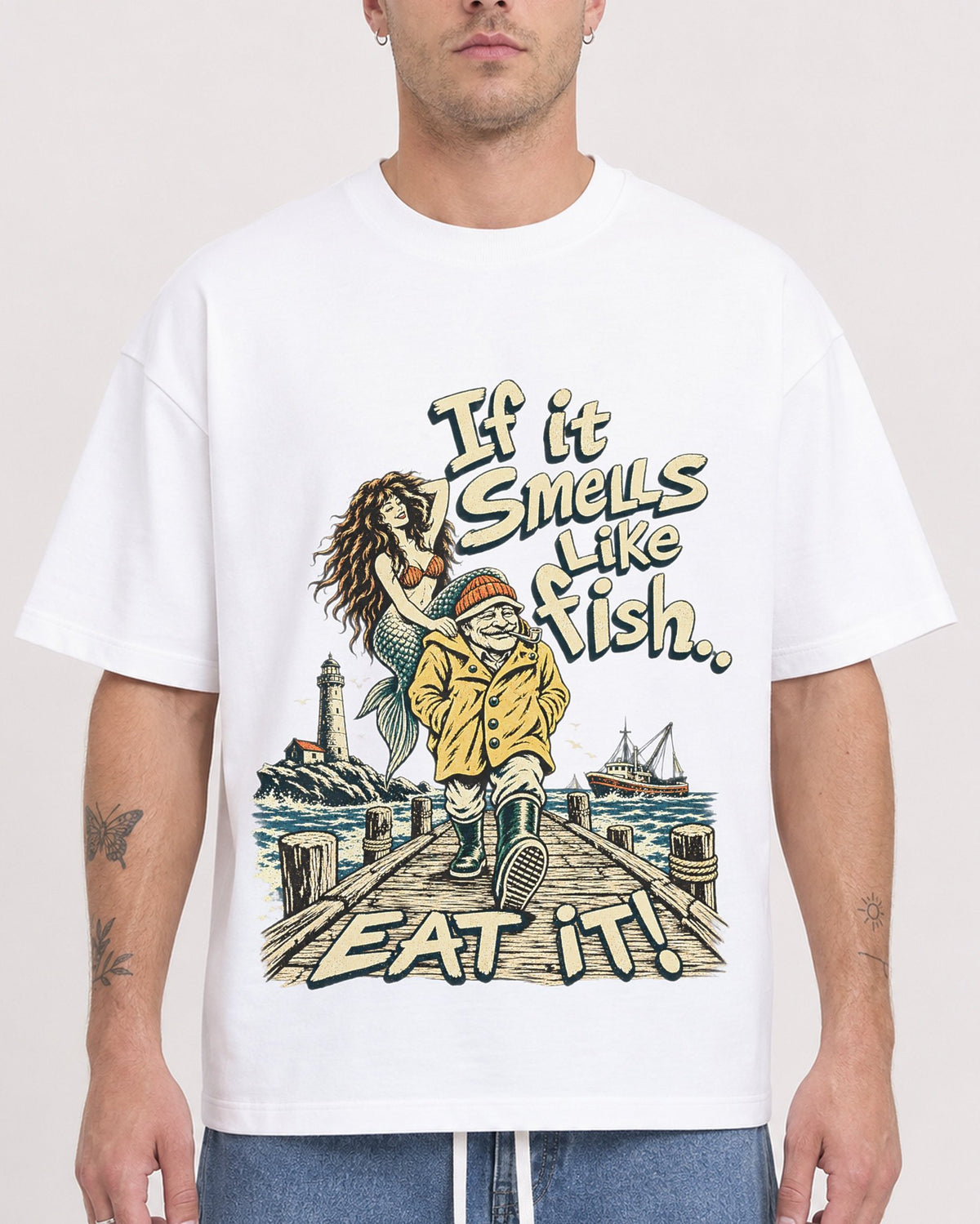 Mockup Boxy Heavyweight Tee White male close-up 18