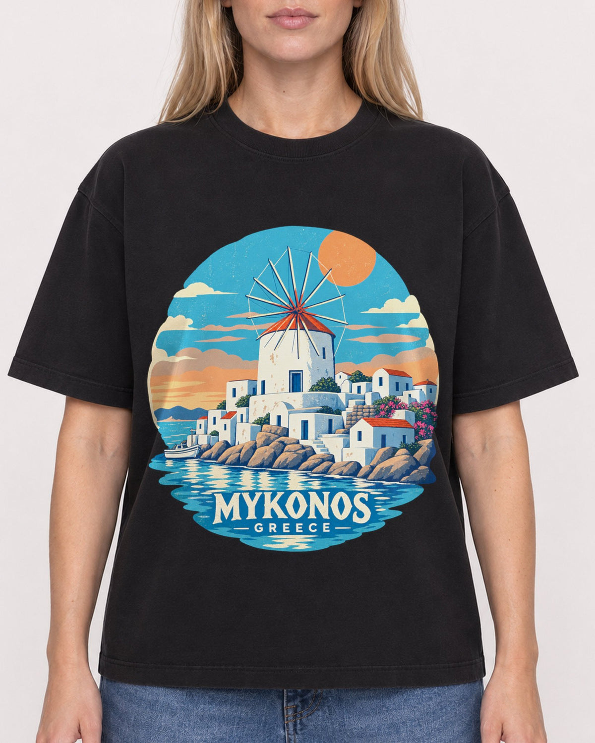 Mockup Boxy Heavyweight Tee Black female close-up 08