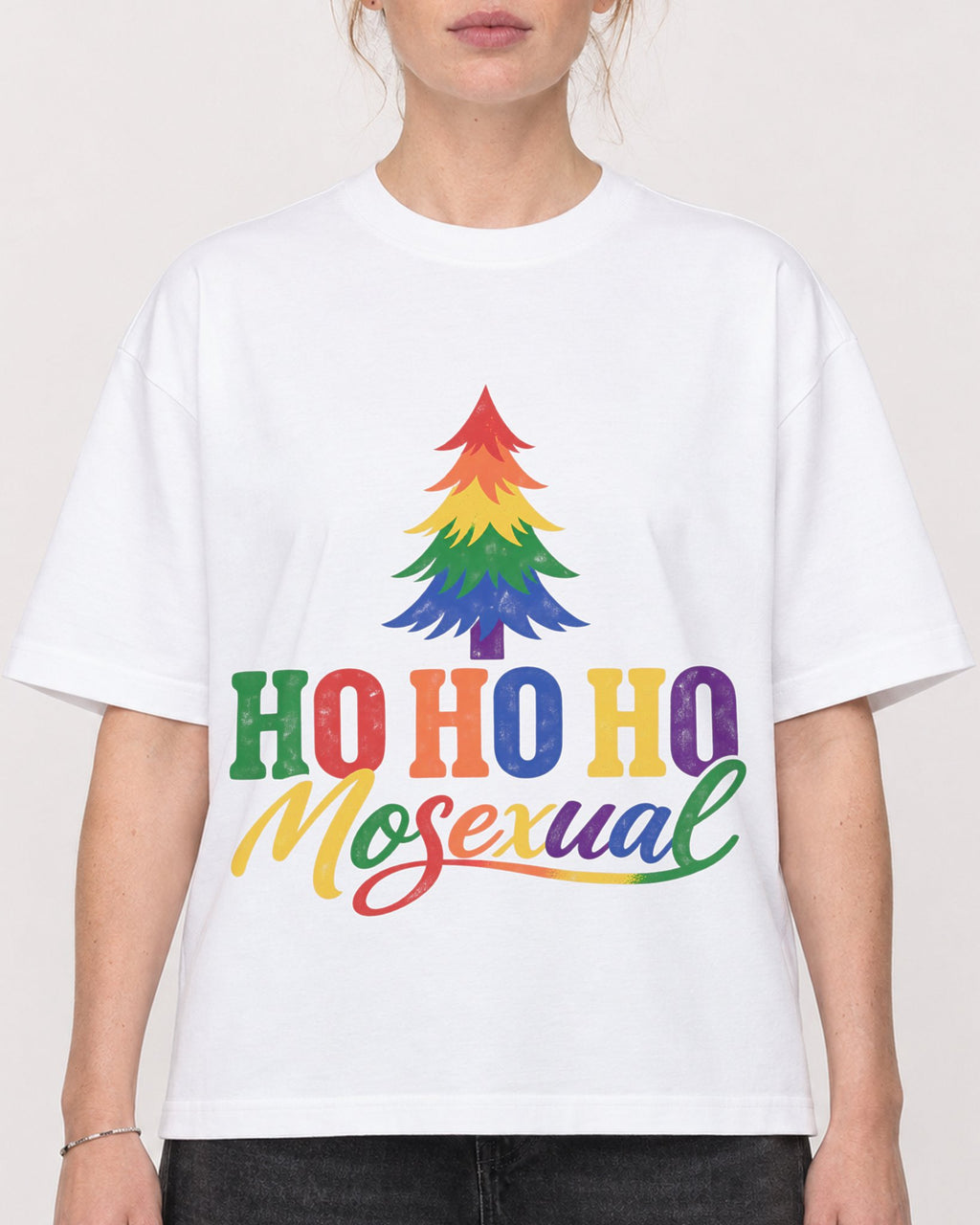 Mockup Boxy Heavyweight Tee White female close-up 28