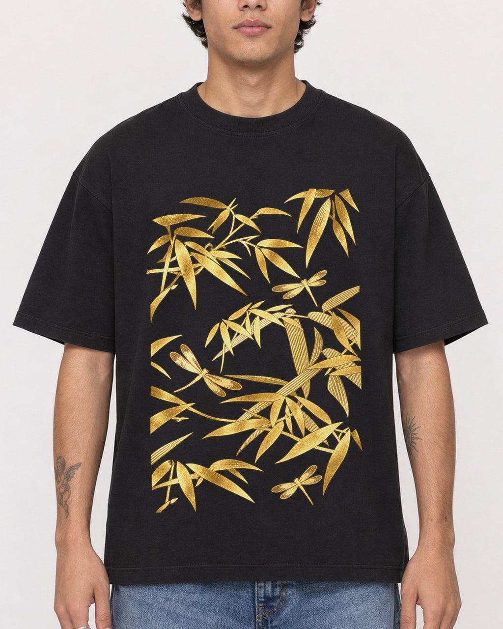 Mockup Boxy Heavyweight Tee Black male close-up 06