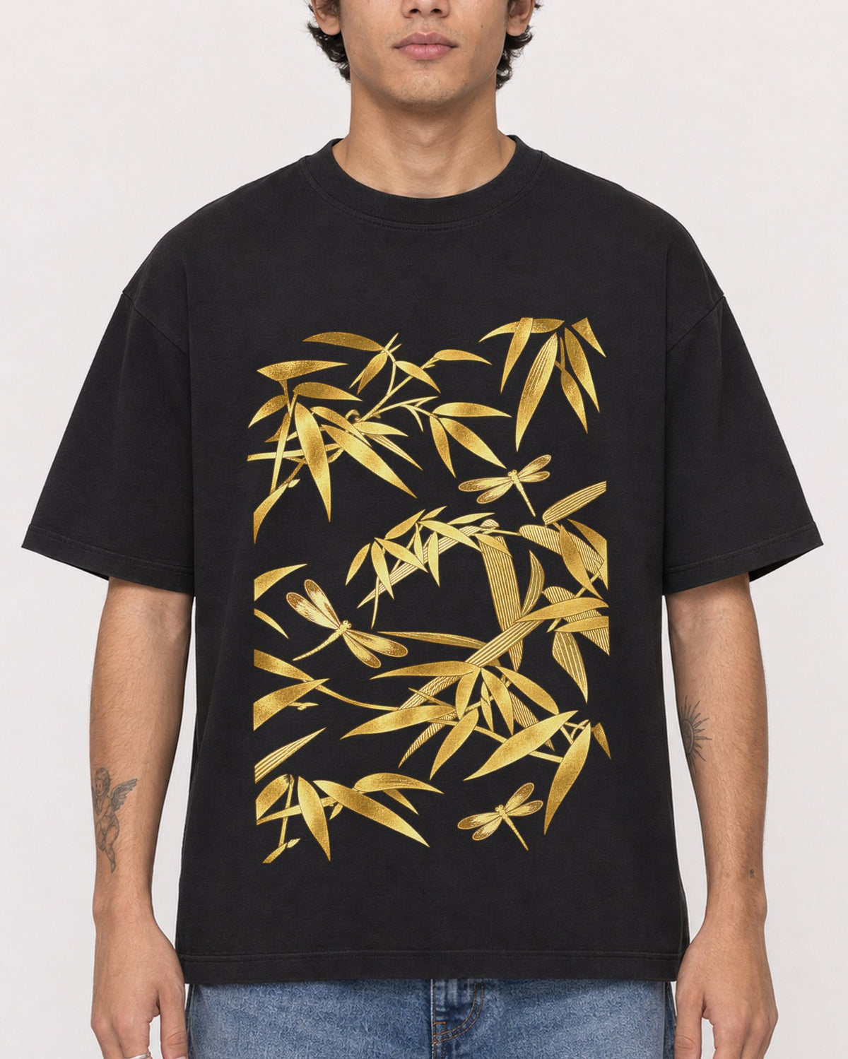 Mockup Boxy Heavyweight Tee Black male close-up 06