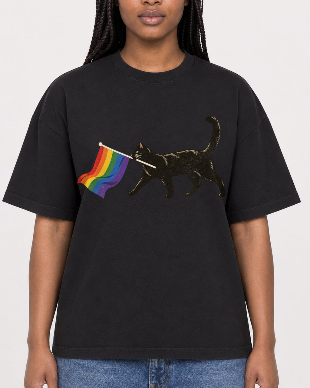 Mockup Boxy Heavyweight Tee Black female close-up 04