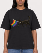 Mockup Boxy Heavyweight Tee Black female close-up 04
