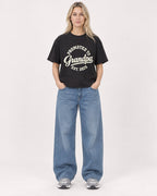 Mockup Boxy Heavyweight Tee Black female full-body 08