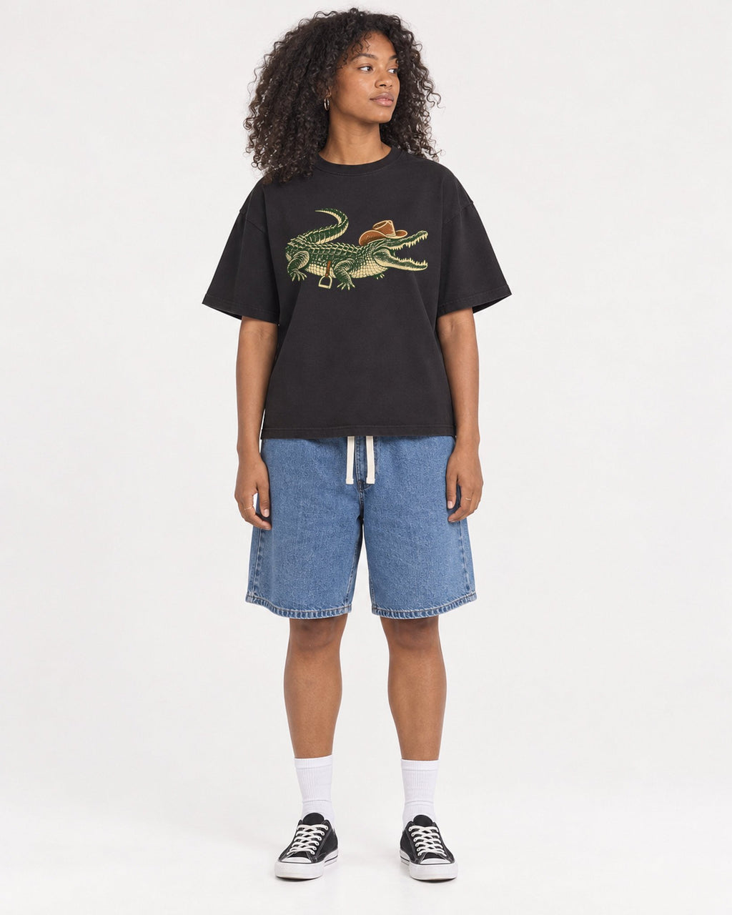 Mockup Boxy Heavyweight Tee Black female full-body 05
