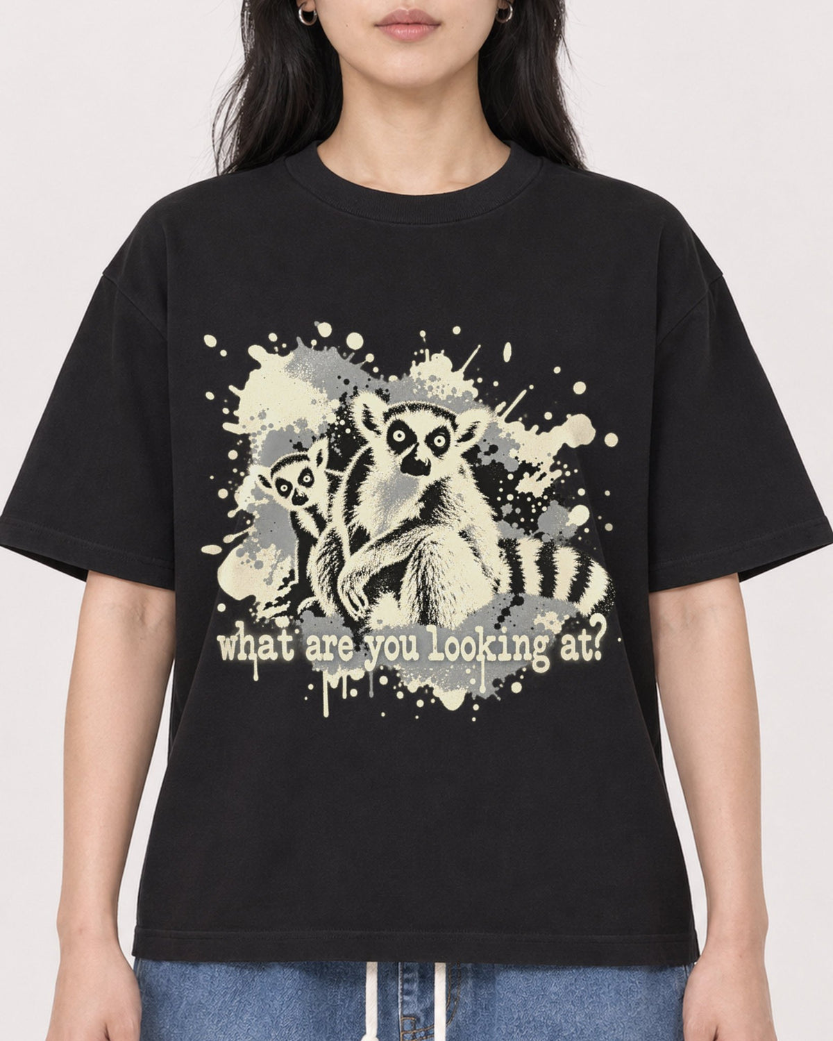 Mockup Boxy Heavyweight Tee Black female close-up 13