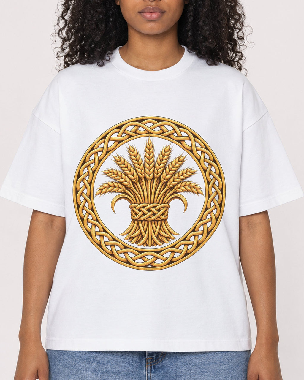 Mockup Boxy Heavyweight Tee White female close-up 05