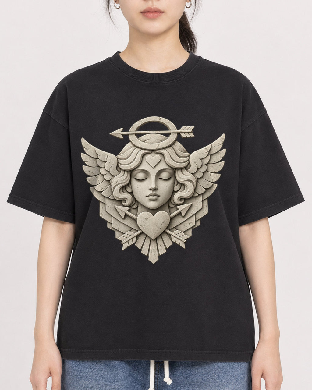 Mockup Boxy Heavyweight Tee Black female close-up 21