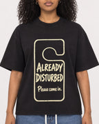 Mockup Boxy Heavyweight Tee Black female close-up 05