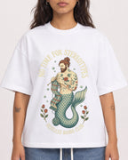 Mockup Boxy Heavyweight Tee White female close-up 06