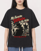 Mockup Boxy Heavyweight Tee Black female close-up 01