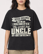 Mockup Boxy Heavyweight Tee Black female close-up 02