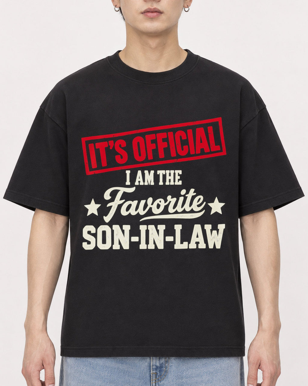 Mockup Boxy Heavyweight Tee Black male close-up 01