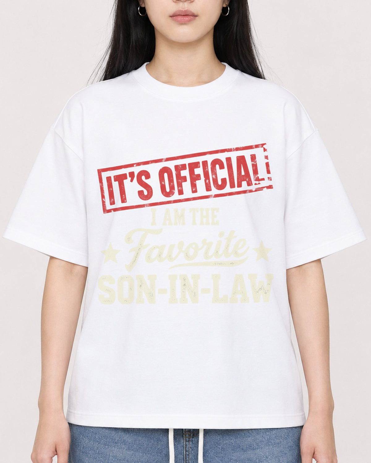 Mockup Boxy Heavyweight Tee White female close-up 01