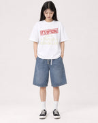 Mockup Boxy Heavyweight Tee White female full-body 01
