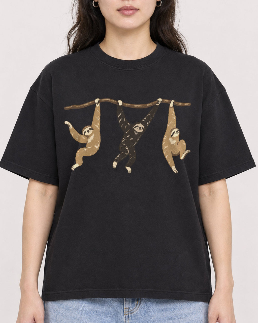 Mockup Boxy Heavyweight Tee Black female close-up 03