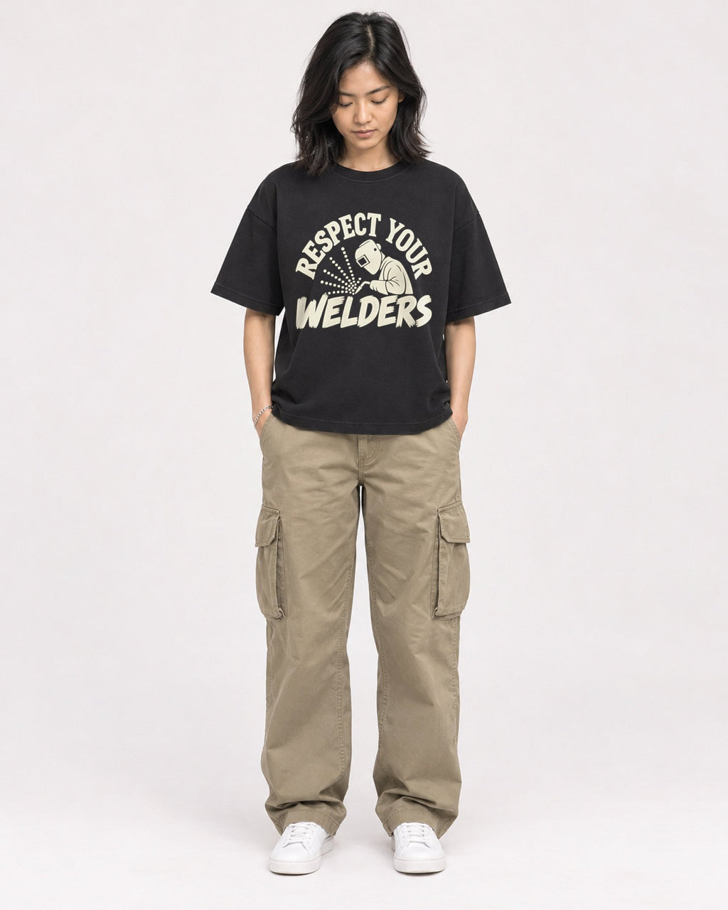 Mockup Boxy Heavyweight Tee Black female full-body 22