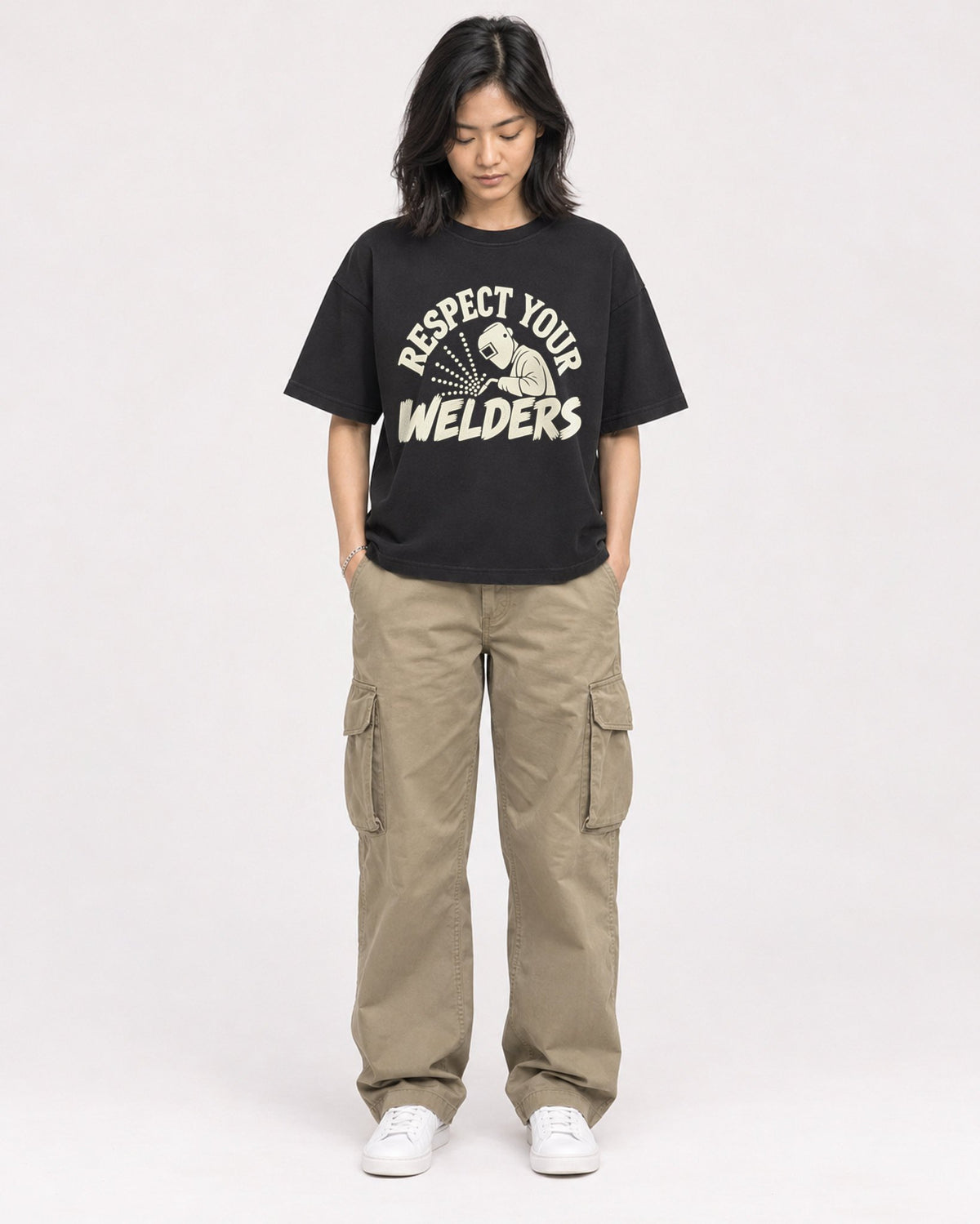 Mockup Boxy Heavyweight Tee Black female full-body 22