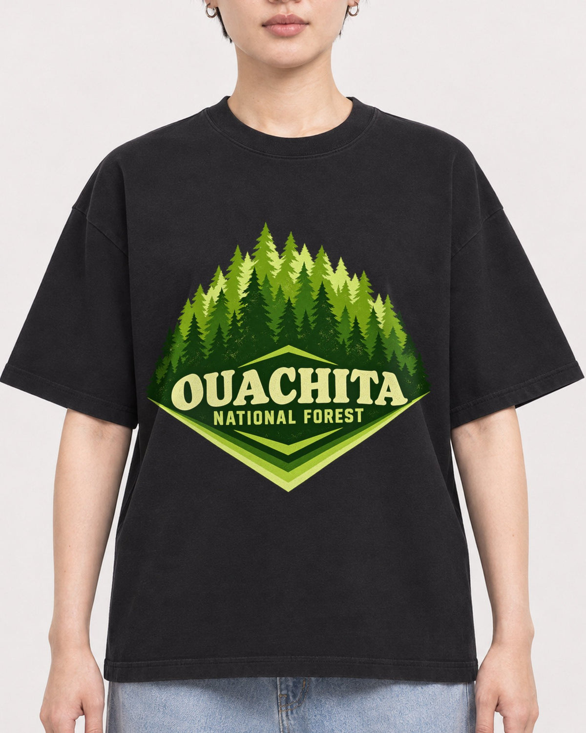 Mockup Boxy Heavyweight Tee Black female close-up 23