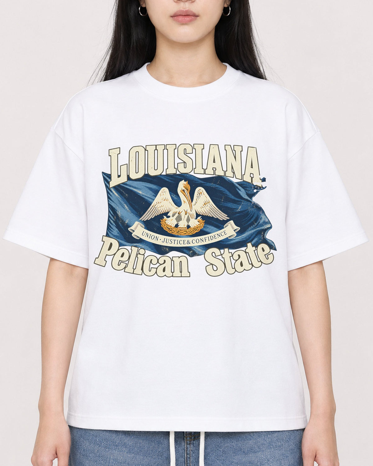 Mockup Boxy Heavyweight Tee White female close-up 01