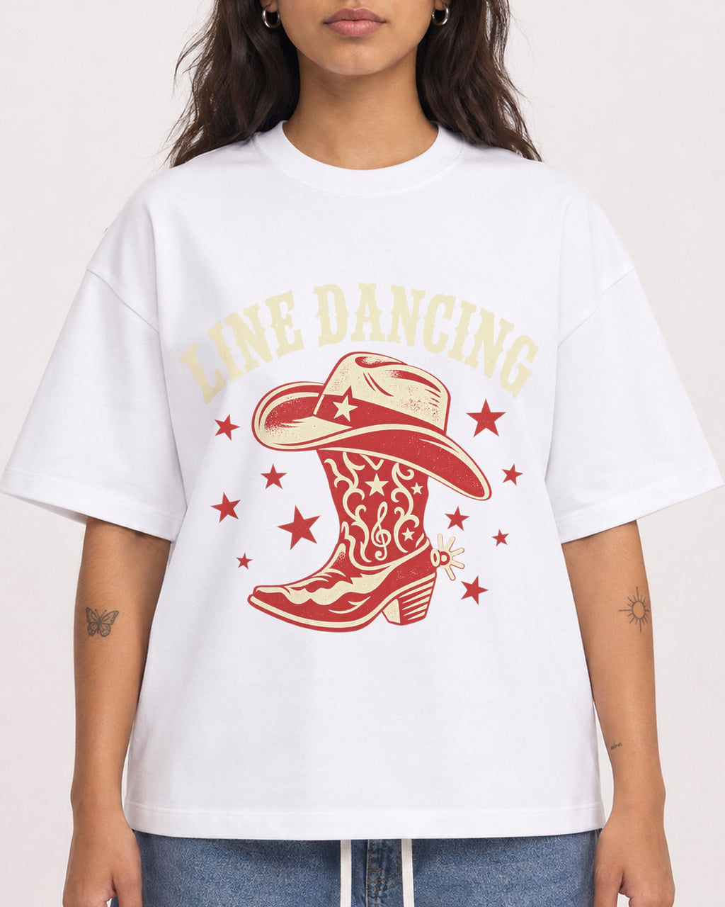 Mockup Boxy Heavyweight Tee White female close-up 06
