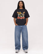 Mockup Boxy Heavyweight Tee Black female full-body 04
