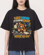 Mockup Boxy Heavyweight Tee Black female close-up 01